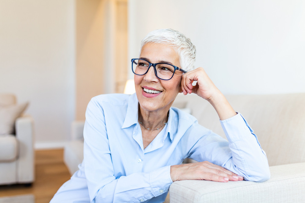Cheveux courts après 50 ans : quelle coiffure adopter ?