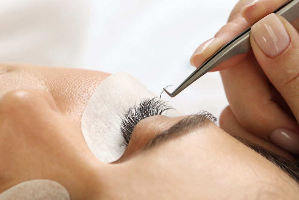 Est-ce que les extensions de cils sont dangereuses pour la santé ?