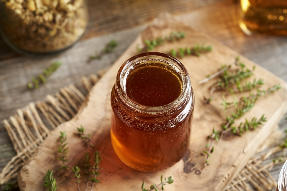 Le sirop de thym : bienfaits, calories et utilisation en cuisine
