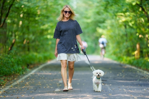 La marche "à pets" : l'alliée surprenante d'une bonne digestion et d'une santé optimale