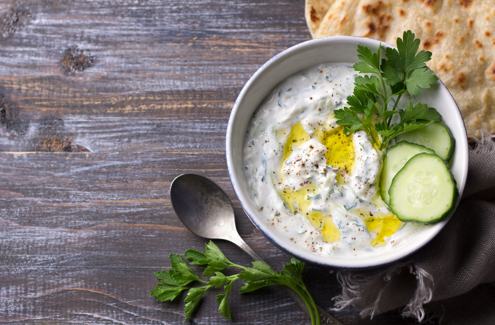 Comment les Grecs mangent-ils le tzatziki ?