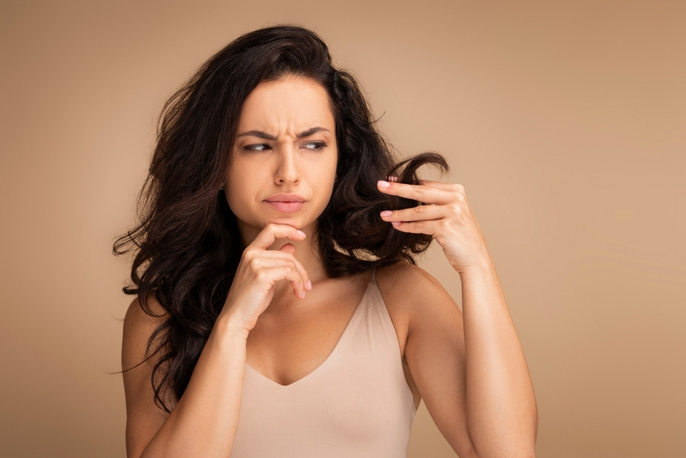 Cheveux fins et clairsemés : quelles solutions ?