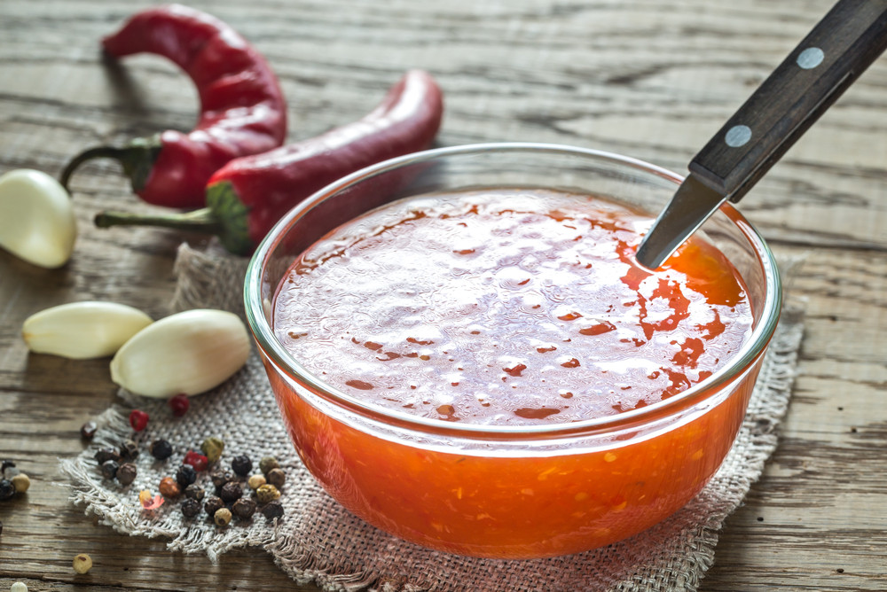 La sauce sriracha : bienfaits, calories et utilisation en cuisine