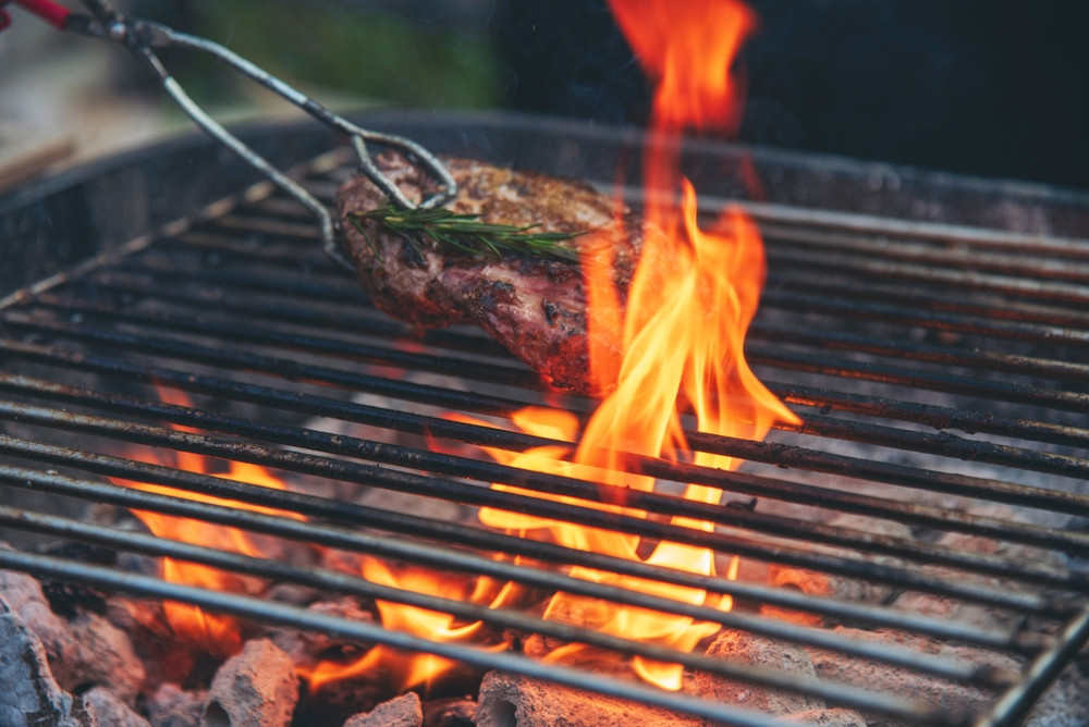 Comment cuire une côte de bœuf au barbecue à la perfection ?