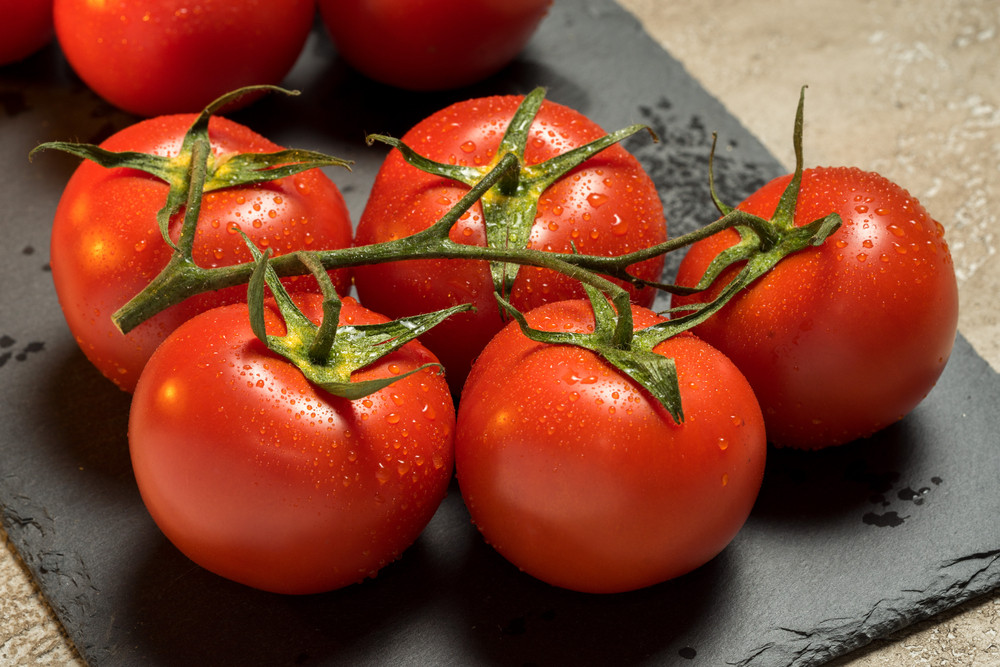 Manger la peau de la tomate : bonne ou mauvaise idée ?