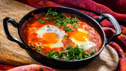 10 recettes gourmandes avec une boîte de tomates pelées 