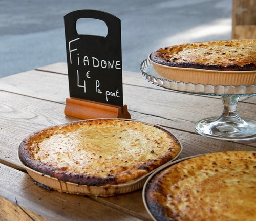 Recette de l’ambrucciata : le délicieux gâteau corse au brocciu