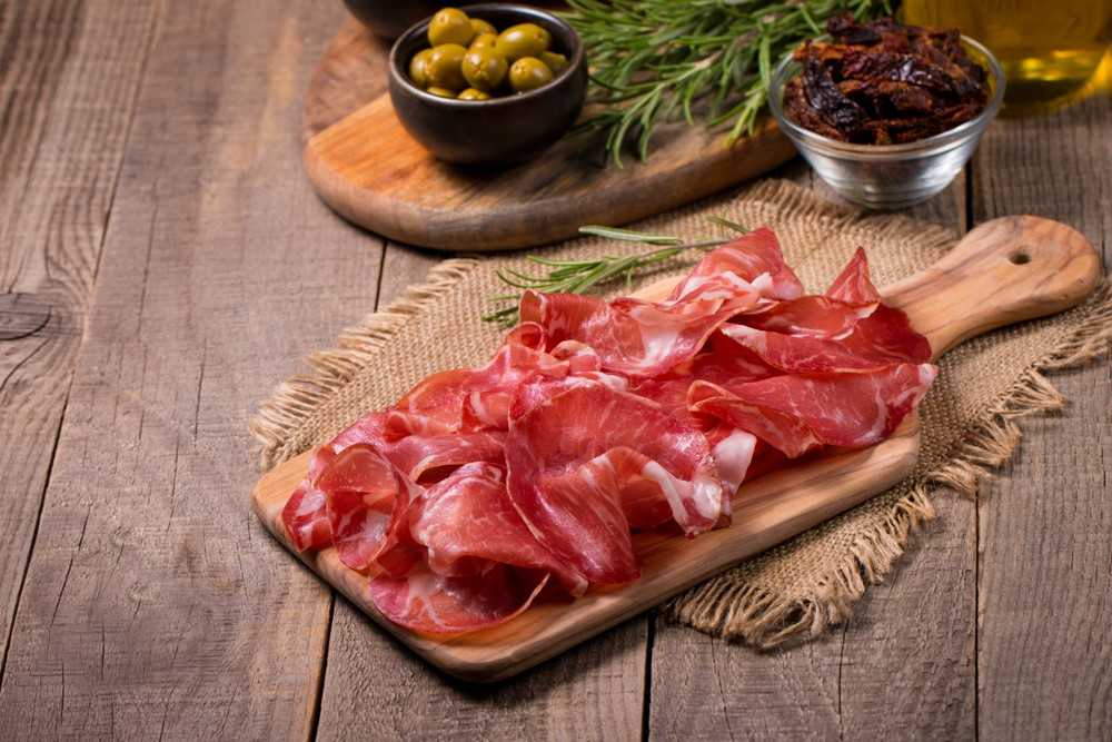 Quelle est la particularité du jambon Serrano ?