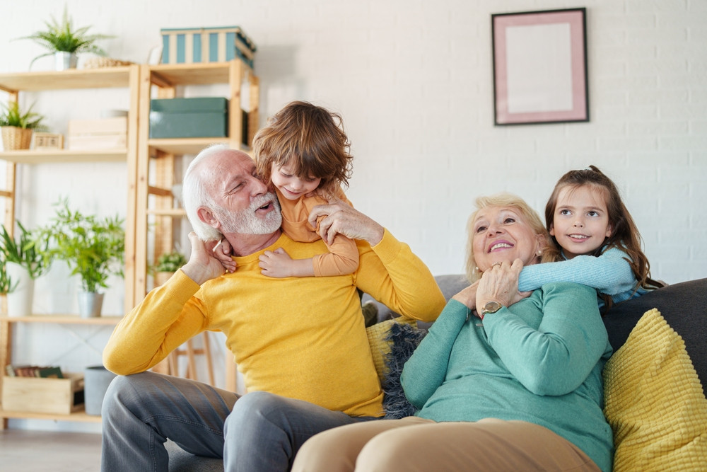 Grands-parents et petits-enfants : avoir un préféré, est-ce grave ?