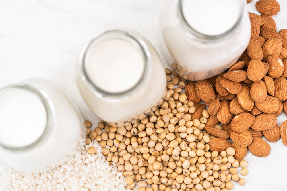 Lait de soja ou lait d'amande : comment choisir ?