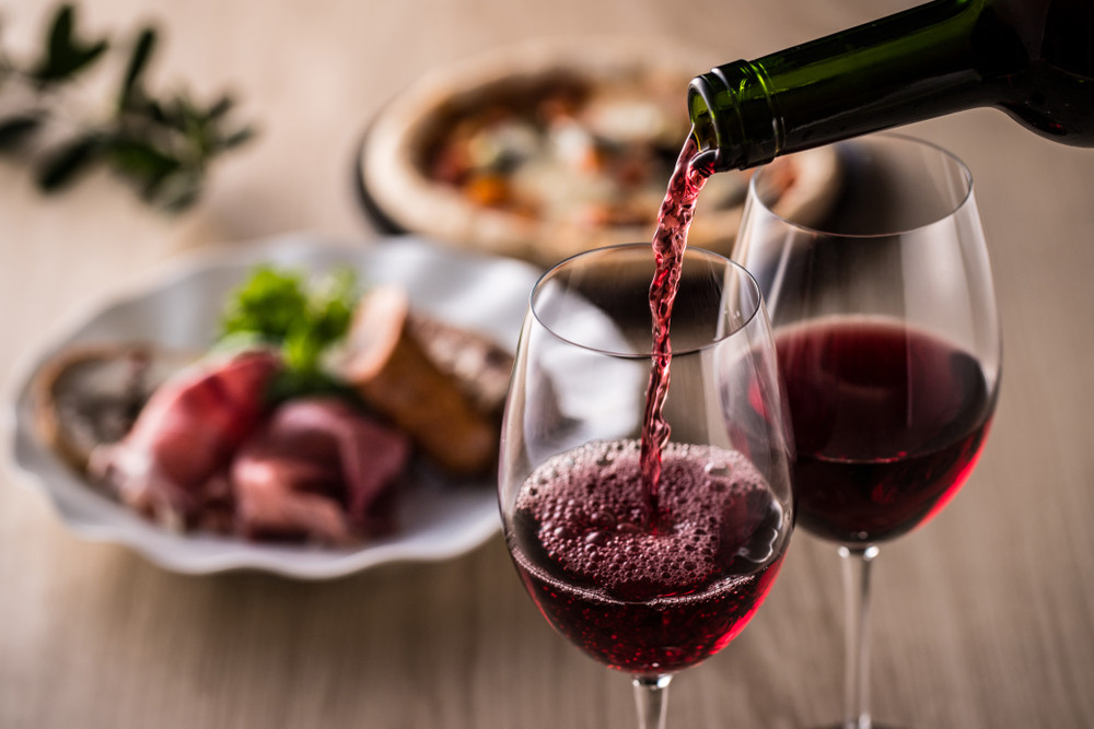 Par quoi remplacer le vin rouge dans une sauce ?