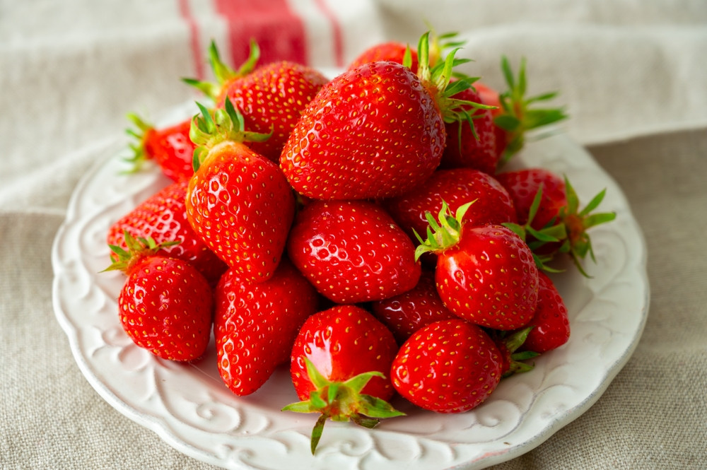 Comment équeuter les fraises facilement ?