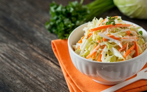 Recette de Coleslaw : un classique de la salade croquante