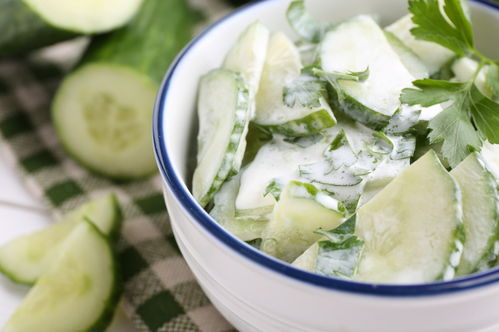 Comment remplacer la crème dans une salade de concombre ?
