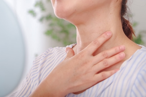 Cordes platysmales : comment retrouver un cou jeune et lisse ?