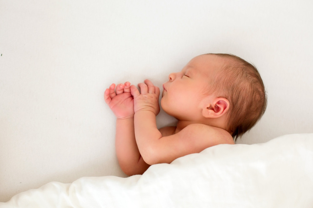 Combien de temps un bébé doit dormir ?