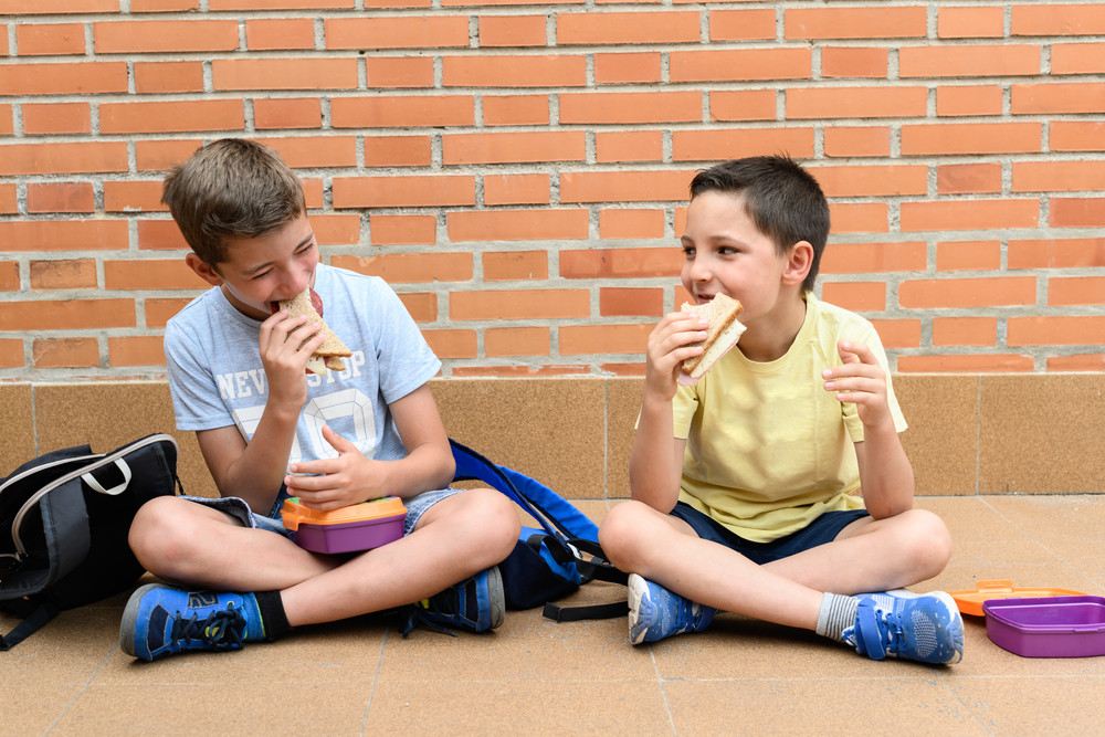 Un ami de mon enfant a une mauvaise influence : que faire ?