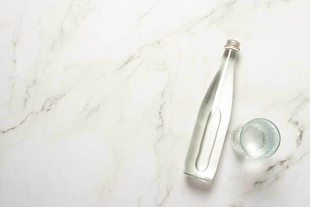 Eau plate ou eau gazeuse : laquelle est la meilleure pour se désaltérer ?