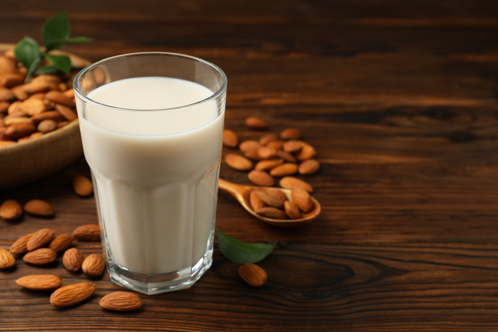 Le lait d'amande est-il calorique ?