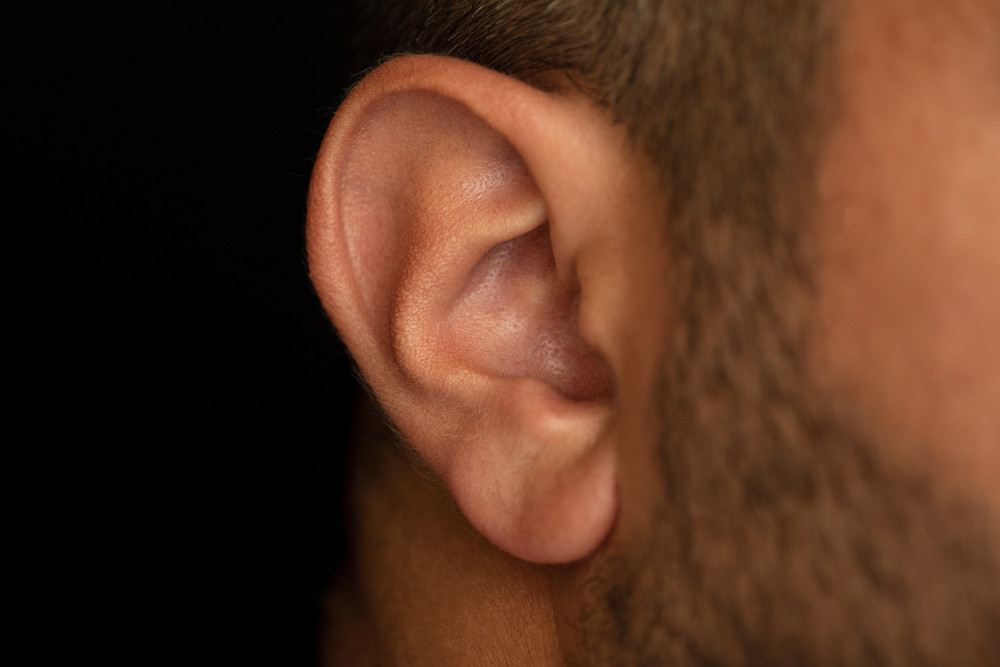 Comment éradiquer des poils aux oreilles ?