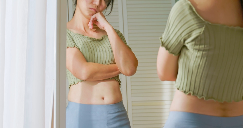 10 signes que vous cultivez une relation toxique avec votre corps