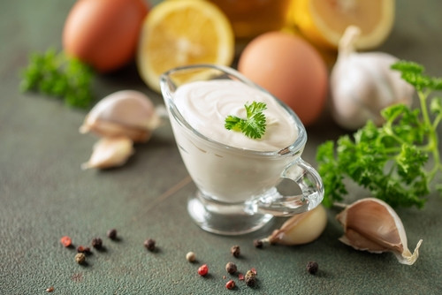 Recette d'aïoli : une sauce méditerranéenne incontournable