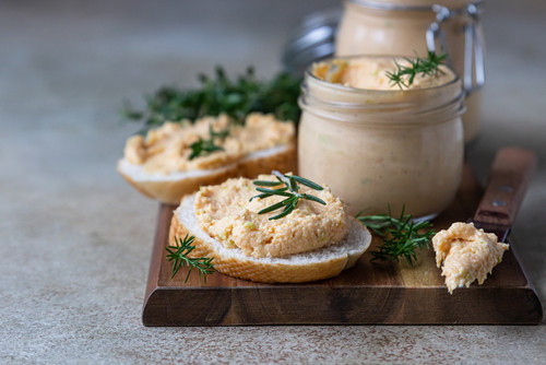 Recette de rillettes de poulet : un délice à tartiner pour toutes les occasions