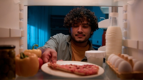 Faim nocturne : 3 erreurs à éviter