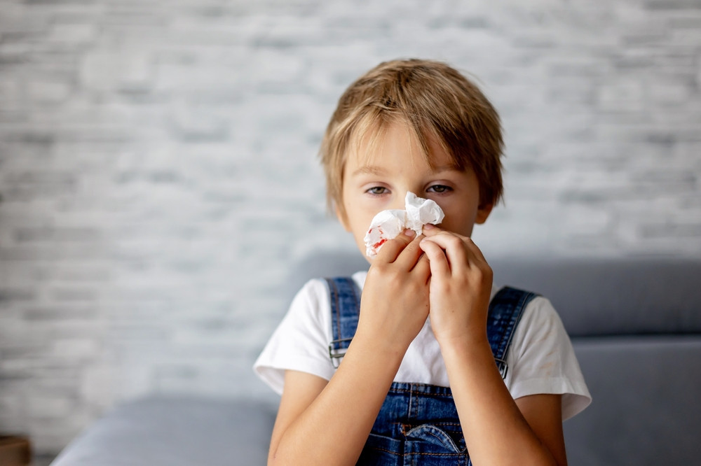 Mon enfant saigne du nez : que faire ?