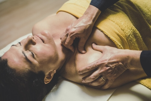 5 exercices de kinés pour favoriser le drainage