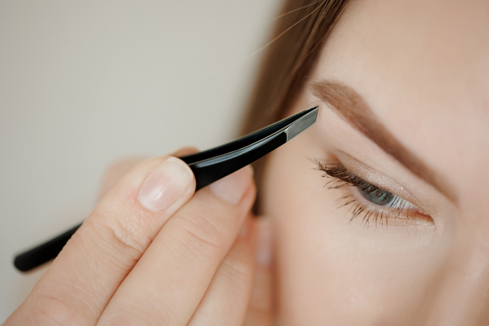 5 erreurs à éviter quand on s'épile les sourcils