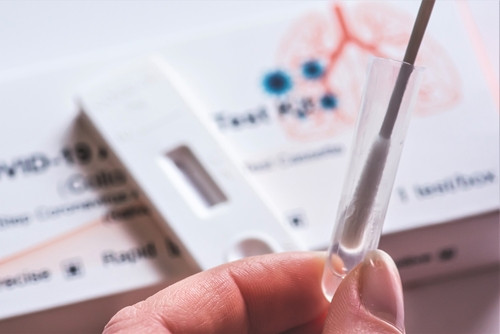 Le variant Stratus : un nouveau visage insidieux du Covid qui passe inaperçu