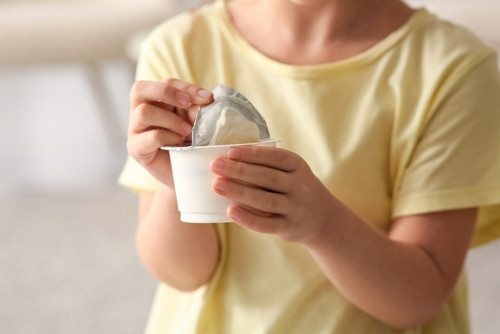 Faut-il vraiment jeter un yaourt « périmé » ? Le test infaillible pour savoir s’il est encore bon (et éviter le gaspillage)