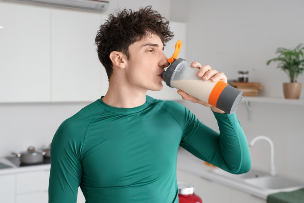 Votre ado prend des compléments pour se muscler ? Attention aux risques