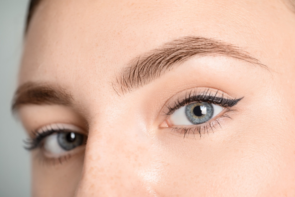 Comment éclaircir facilement ses sourcils ?