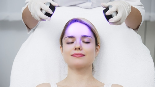 Lumière sur l’hiver : quelle lampe de luminothérapie choisir selon les experts ?