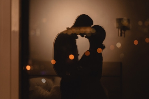 “Date zéro” : l’art de rencontrer sans se fatiguer (et de garder son énergie pour les bonnes personnes)