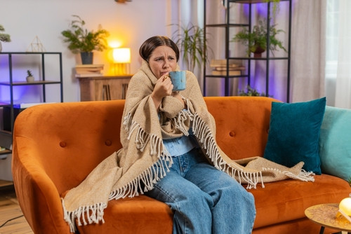 Froid persistant chez vous ? Voici 4 bonnes raisons — et comment y remédier