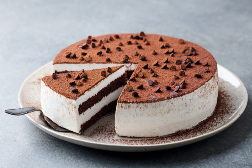 Craquez pour le tiramicake : le dessert sans cuisson qui marie tiramisu et cheesecake à la perfection
