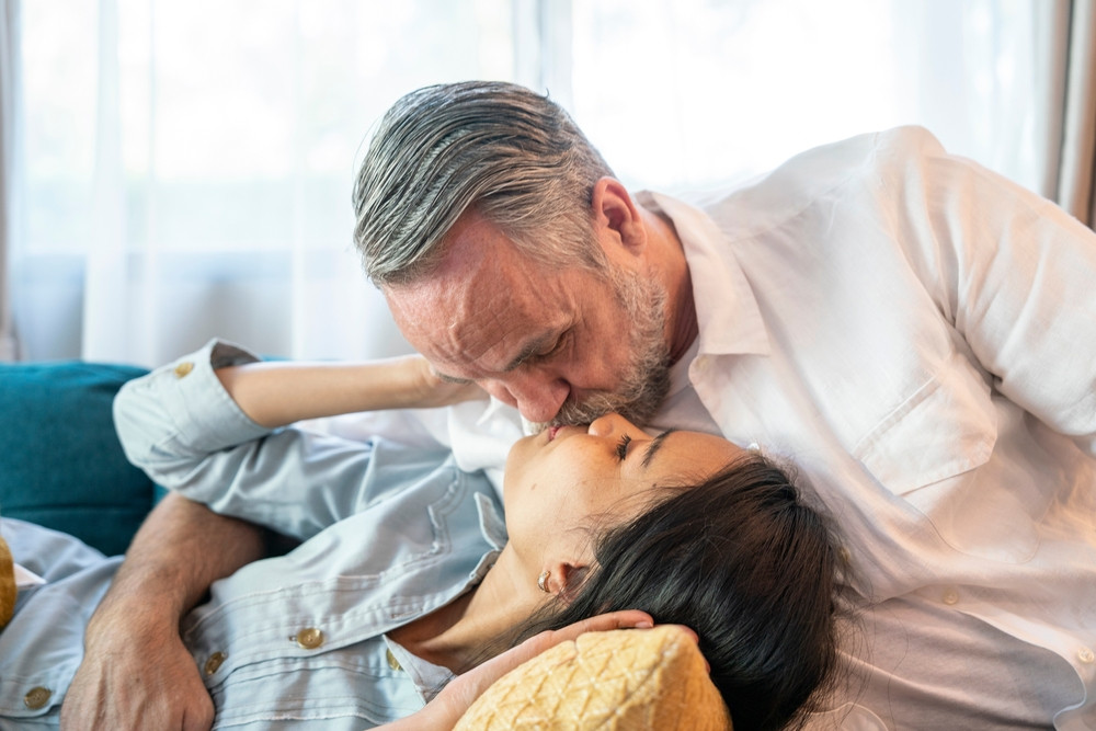 Je préfère les hommes plus âgés : qu’est-ce que ça veut dire ?