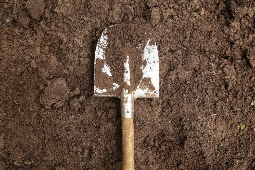 Jardin : comment bien retourner la terre ?
