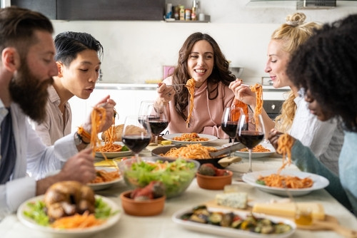 Comment éviter le piège des buffets et apéros entre amis ?