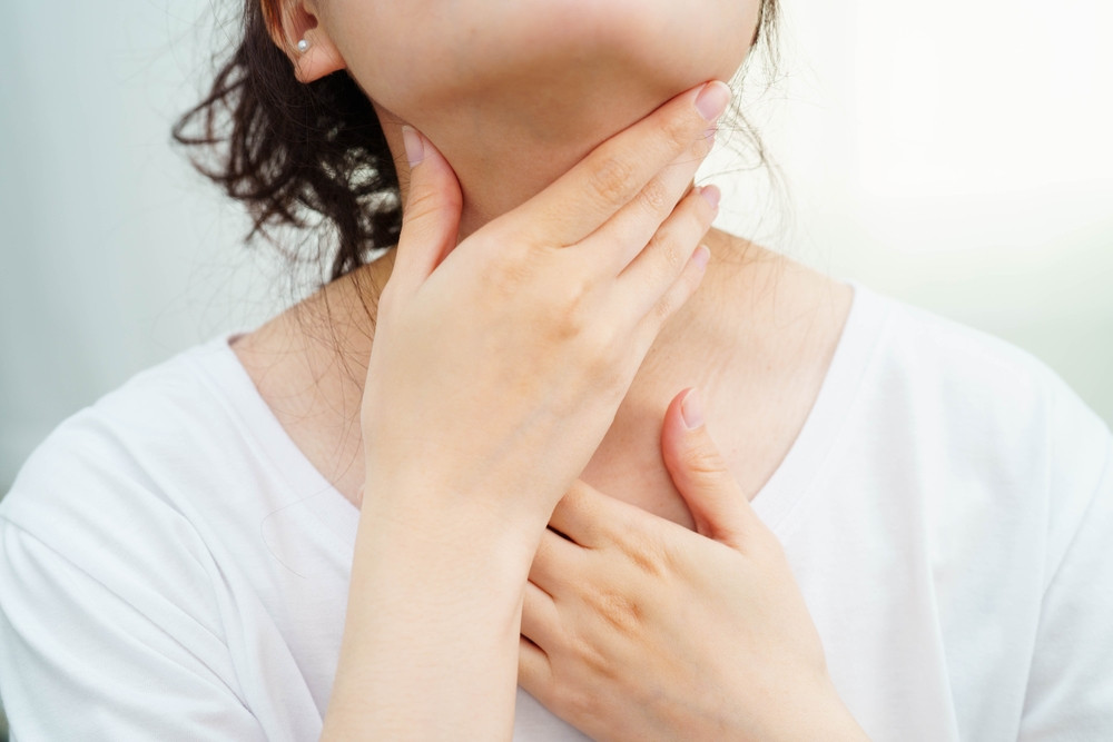 Points blancs dans la gorge : faut-il s’inquiéter ?
