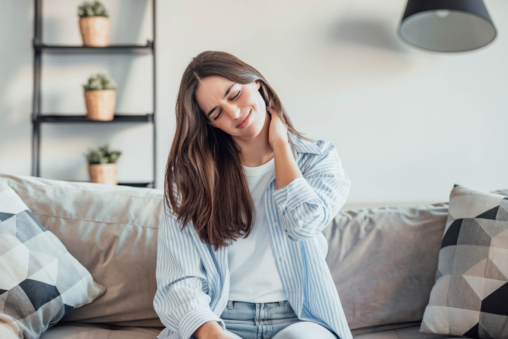 Mal au cou ? Découvrez le syndrome de textneck
