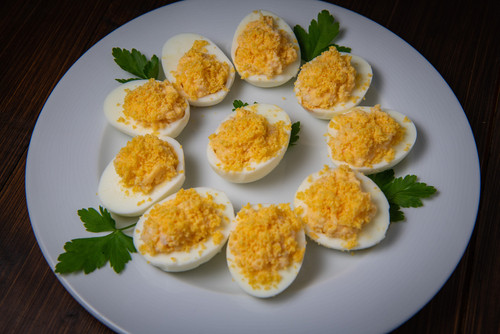 Recette d’œufs mimosa au crabe : chic, simple et savoureux
