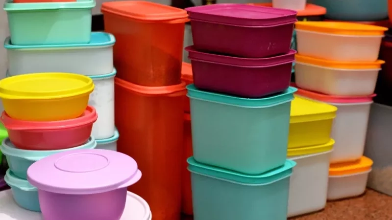 Comment bien nettoyer ses Tupperware et éliminer les taches et odeurs ?