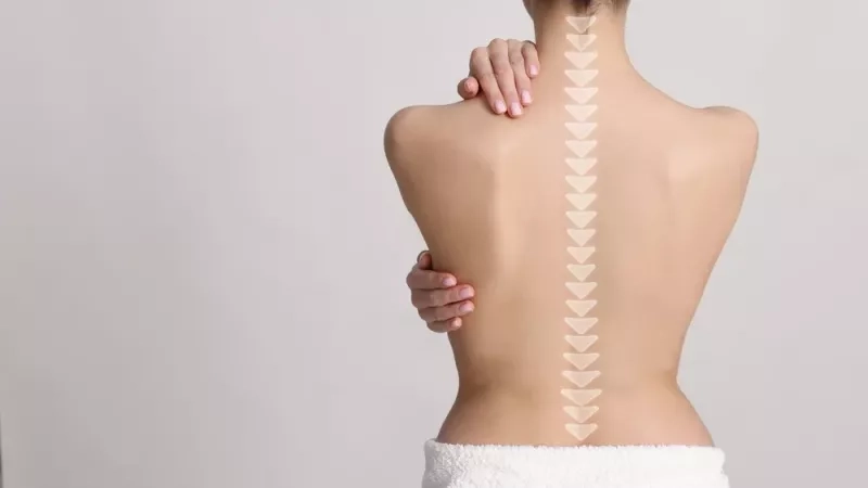 Redressez-vous pour un ventre plus plat : l'impact insoupçonné de la posture sur votre silhouette