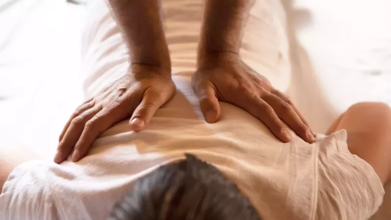 Les bienfaits du massage shiatsu : une thérapie japonaise pour le corps et l’esprit