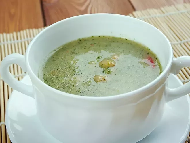 10 recettes de soupes de printemps 