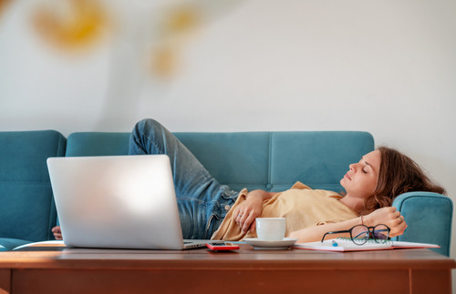 Fatigue en journée ? Essayez le "café-sieste", cette méthode surprenante (et efficace)